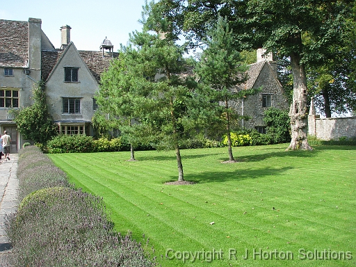 Avebury Manor